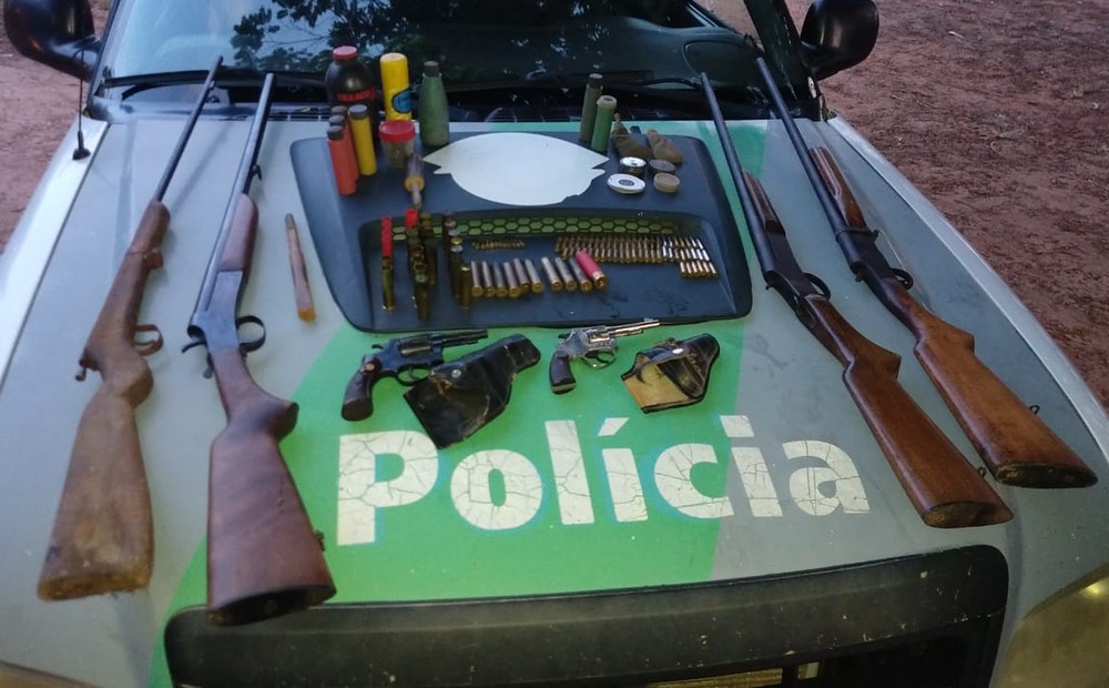 Ambiental prende homem com armas e dezenas de munições em sítio na região