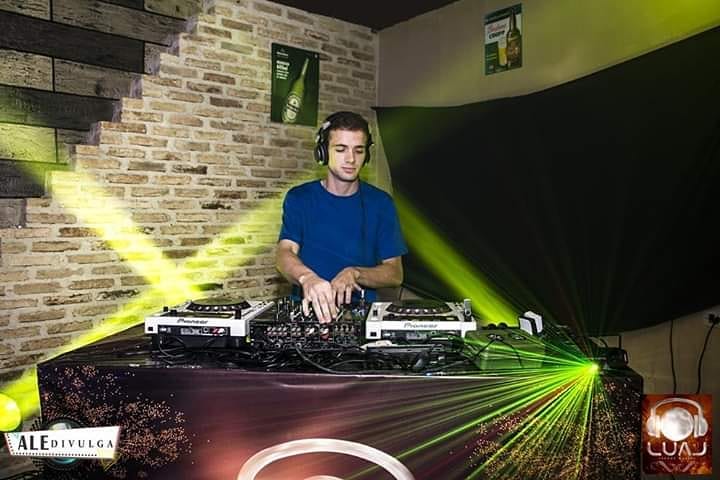 DJ João Vitor Moreli comanda show da virada em Auriflama