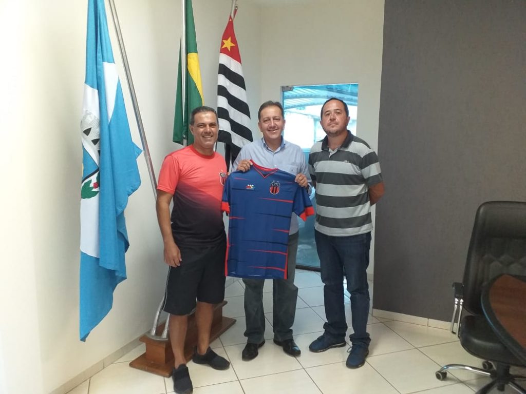 Em busca de talentos no futebol, Guzolândia firma parceria com clube de RO