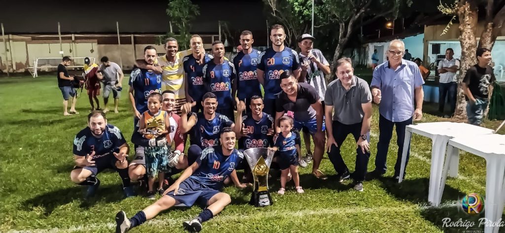 Nos pênaltis, Ousadia FC conquista torneio de futebol em Guzolândia