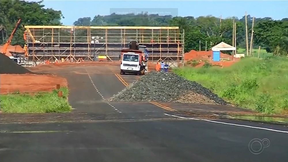Obras na rodovia Feliciano Sales Cunha estão atrasadas
