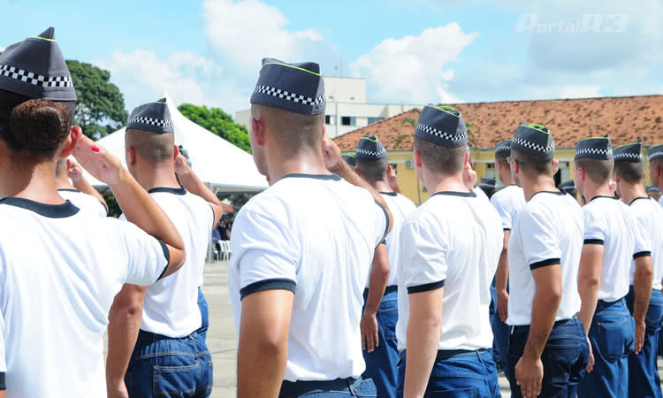 Mais 5,8 mil policiais militares e civis são contratados pelo Governo do Estado