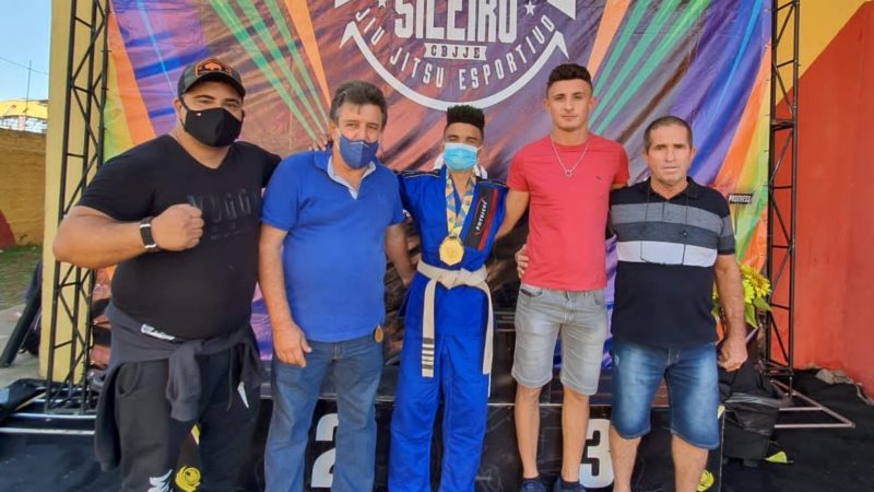 Jovem de Guzolândia vence Campeonato Brasileiro de Jiu-Jitsu