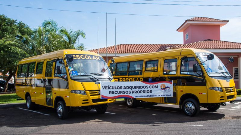 Prefeitura de Pereira Barreto adquire dois novos ônibus escolares