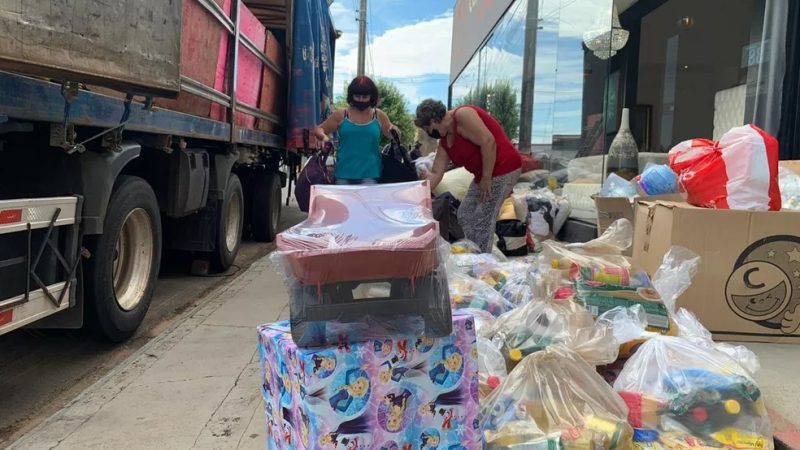 Voluntários da região viajam mais de 1.000 KM para levar doações a famílias carentes em MG