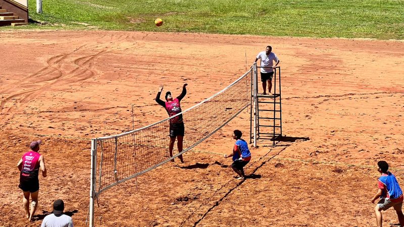 Festival Esporte Verão tem início com disputas de vôlei de areia e futevôlei
